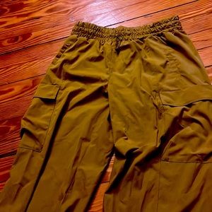 Fabletics Yellow-Gold Flowy Track Pants size L